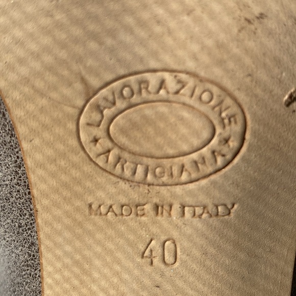 Shimmering Silver Italian Leather Wingtip Heels - Picture 12 of 13